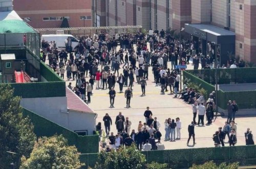 İstanbulda zəlzələ nəticəsində 150-dən çox insan xəsarət alıb