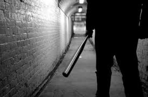 Keçmiş bacanağını dəmir parçası ilə döyən şəxsə hökm oxundu