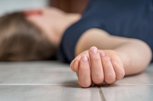 Bakıda evdən qadın meyiti tapılıb