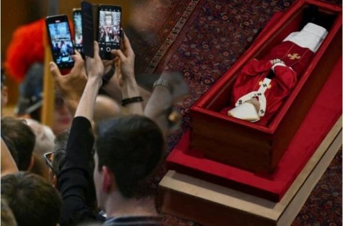 Papanın cəsədi ilə fotoşəkil çəkdirdilər