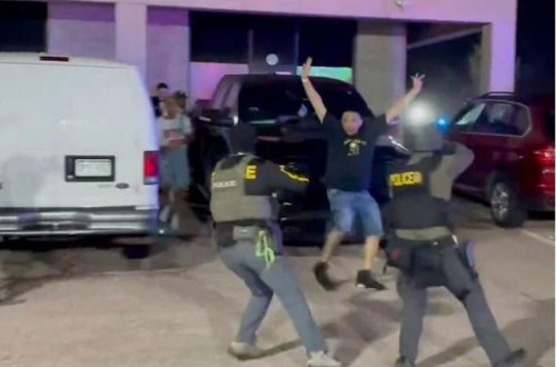 ABŞ-da gecə klubuna basqın: 100-dən çox immiqrant saxlanılıb