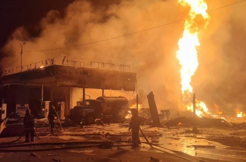 Ermənistanda qazdoldurma məntəqəsində partlayış baş verib, avtomobillər zədələnib