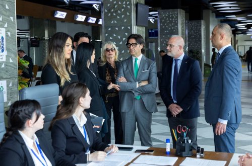 İtaliyalı parlamentarilər  “ASAN xidmət”də