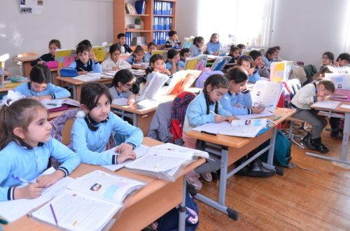 Bu gündən ibtidai siniflərin 5 günlük yaz tətili başlayıb