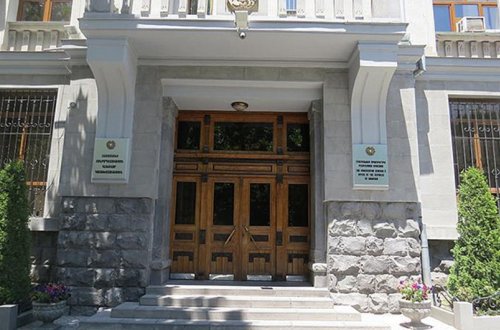 Ermənistanda vəkil müştərisinin polis əməkdaşları tərəfindən döyülməsi faktı ilə bağlı Baş Prokurorluğa müraciət edib