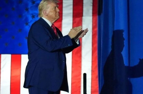 Tramp: İqtisadi inkişaf üçün ilk növbədə Baydenin yükündən qurtulmalıyıq