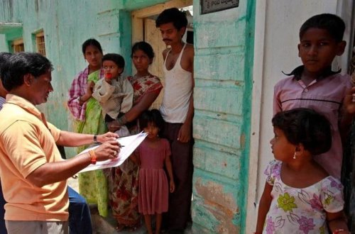 Məktəb yeməyində ölü ilan tapıldı, 100-dən çox uşaq xəstələndi