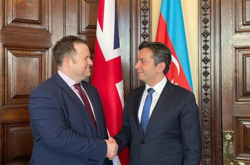 Yalçın Rəfiyev Britaniyada səfərdədir, krallığın dövlət naziri ilə regional sabitliyi müzakirə edib