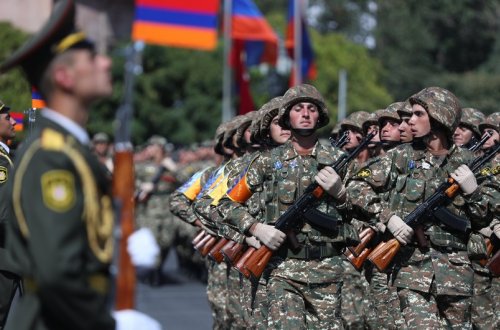 Ermənistanda çağırış yaşının artırılması təklif edilib