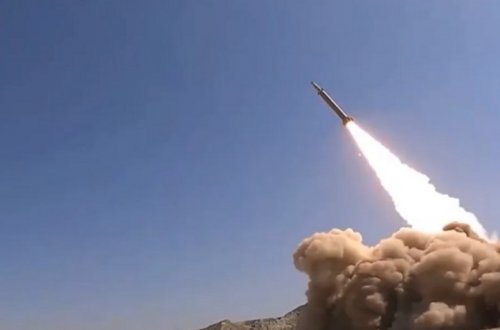 İran 1 200 km uçuş məsafəsinə malik ballistik raketi uğurla sınaqdan keçirib