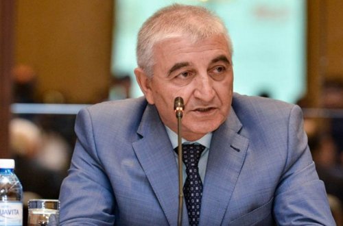 Məzahir Pənahovun oğlu universitet müəllimini də döyübmüş