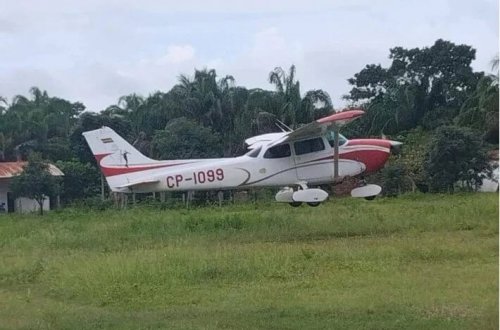 Amazonda bataqlığa düşən təyyarənin sərnişinləri xilas olmaq üçün 36 saat gözləyib