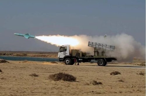 İran 1200 kilometr mənzilli yeni ballistik raketini nümayiş etdirib