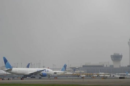 Havada xaos: Təyyarələrlə əlaqə kəsildi