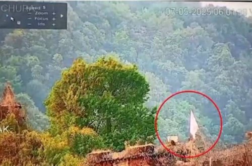 Hindistan ordusu Kəşmirdə nəzarət xəttində ağ bayraq qaldırıb - FOTO