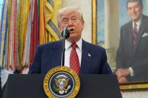 Tramp: Böyük və hörmətli bir ölkə ilə ticarət müqaviləsi bağlayacağıq 