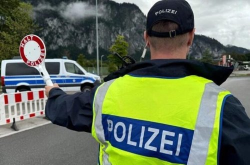 Almaniya quru yolu ilə sığınacaq axtaranları geri qaytaracaq