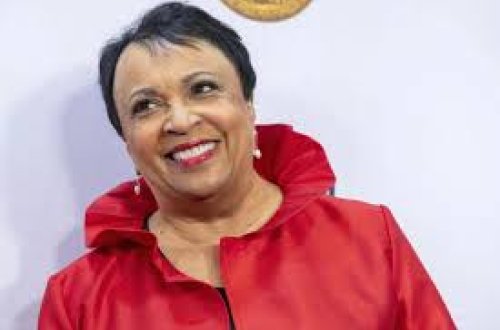 Tramp Konqresin kitabxanaçısını səbəb göstərmədən vəzifəsindən azad edib