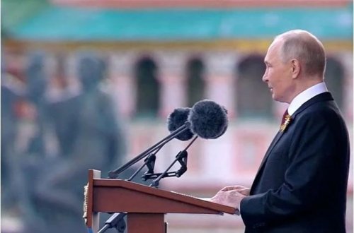 Putin Qələbə günü mərasimində çıxış edib