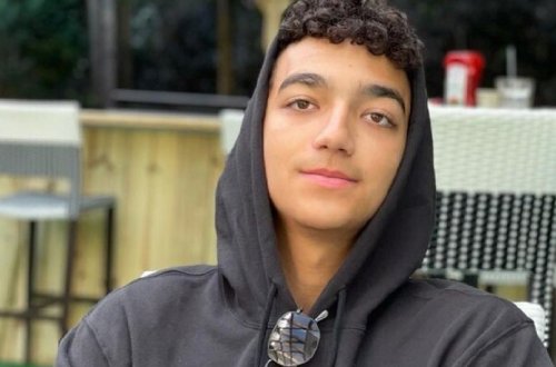 “HƏMAS”ın azad etdiyi Amerika vətəndaşı ölkəsinə qayıdır