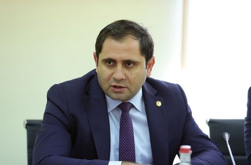 Ermənistanın müdafiə naziri Almaniyaya işgüzar səfərə yollanıb