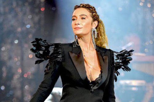 Sıla vizasız uçmaq üçün Afinada ev aldı