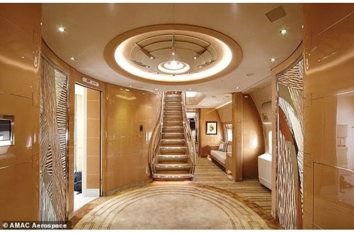 Trampa hədiyyə olunan 400 milyon dollarlıq təyyarə göründü