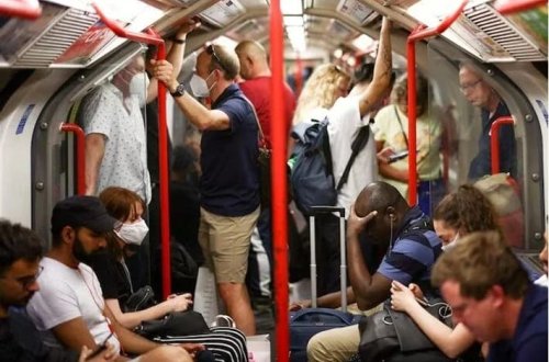 Londonda elektrik kəsilməsi: Sərnişinlər metroda qapalı qalıb