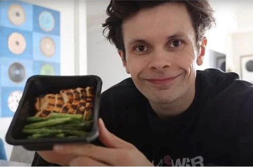 Kanadalı blogger dünyanın ən çətin pəhrizini saxladı