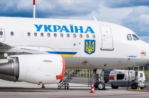 Zelenskinin təyyarəsi Ankarada eniş edib