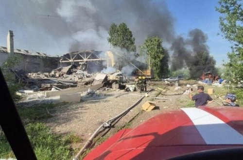 Rusiyada şam zavodunda partlayış baş verib, dağıntılar altında qalanlar var