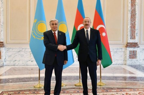 İlham Əliyev qazaxıstanlı həmkarını ad günü münasibəti ilə təbrik edib