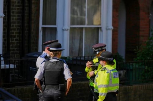 Londonda bıçaqlı hücum: 5 yaralı, şübhəli axtarılır