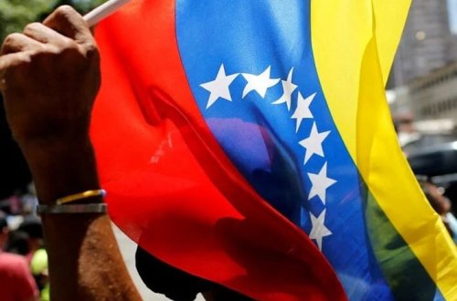 Venesuela terror təhlükəsi səbəbindən Kolumbiyaya uçuşları dayandırıb