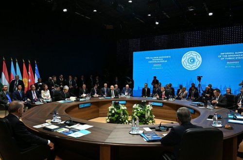 TDT-nin qeyri-rəsmi Zirvə görüşündə bir sıra sənədlərin imzalanması mərasimi olub