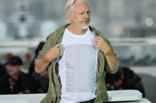 Culian Assanj Kann Film Festivalında Qəzza mesajı verdi