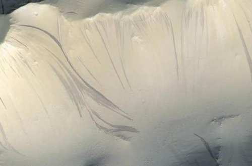 Marsda su izləri olduğu düşünülən formalar əslində toz imiş