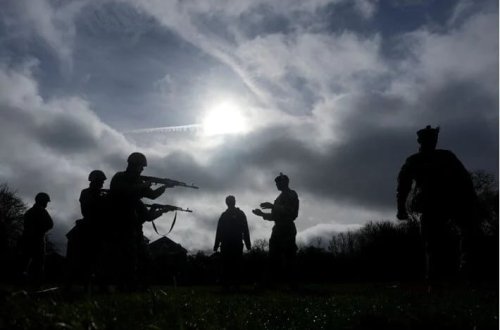 Rus əsgərlərinin danışıqları sızdı: Təslim olan ukraynalıları öldürmək əmri verildi