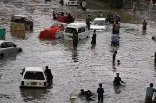 Pakistanda fırtına nəticəsində 10 nəfər ölüb, onlarla insan xəsarət alıb