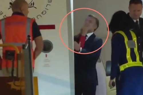 Arvadı Makronu şillələdi - VİDEO