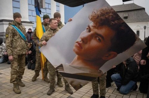 Cəbhədə əsgər yoxdur: Ukrayna indi Z nəslinə pul təklif edir