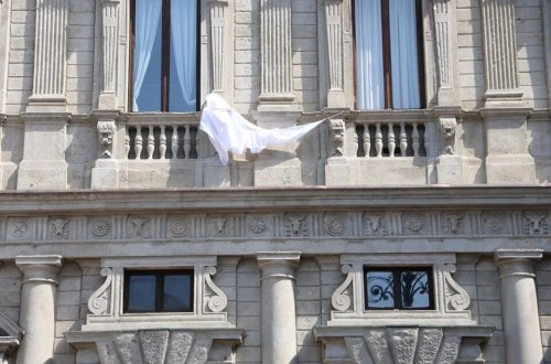 İtaliyada acı etiraz: Qəzza üçün 50 min kəfən