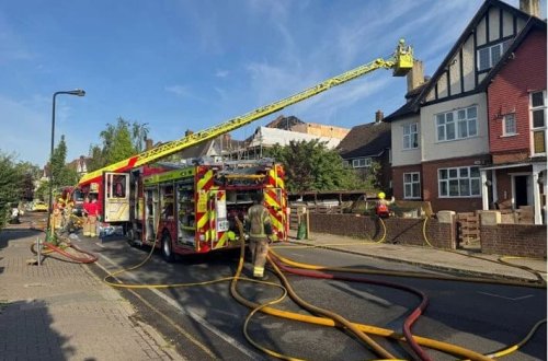 Londonda evdə baş verən yanğında üçü uşaq olmaqla dörd nəfər ölüb