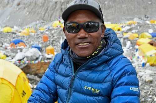Nepallı alpinist Everesti fəth edərək özünə məxsus dünya rekordunu yeniləyib