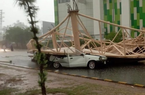 Pakistanda qasırğa: Ölənlərin sayı 25-ə çatıb