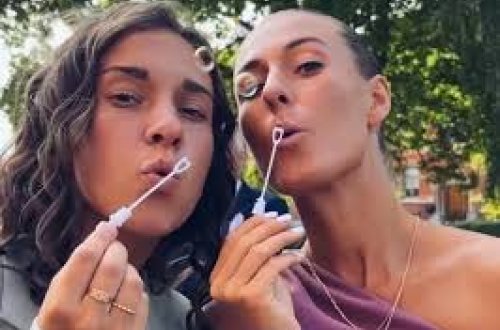 İsveç millisinin qadın futbolçuları boşandılar