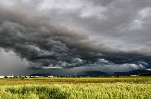 Sabah Bakıda hava buludlu olacaq, bir sıra rayonlarda yağış yağacaq, dolu düşəcək