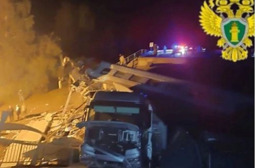 Rusiyada iki körpü uçub, qatarlar relsdən çıxıb: 7 nəfər ölüb