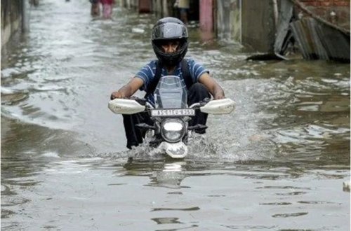 Hindistanda musson yağışları 30 nəfərin həyatına son qoyub