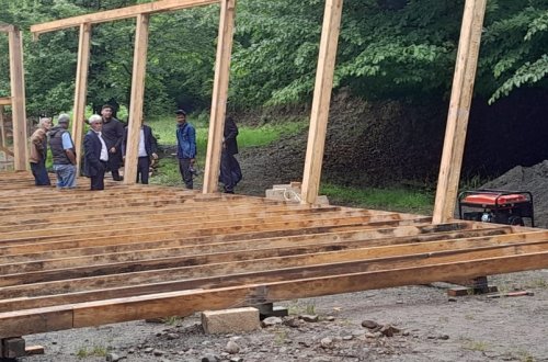 Lənkəranda istirahət mərkəzində qanunsuz tikinti sökülüb